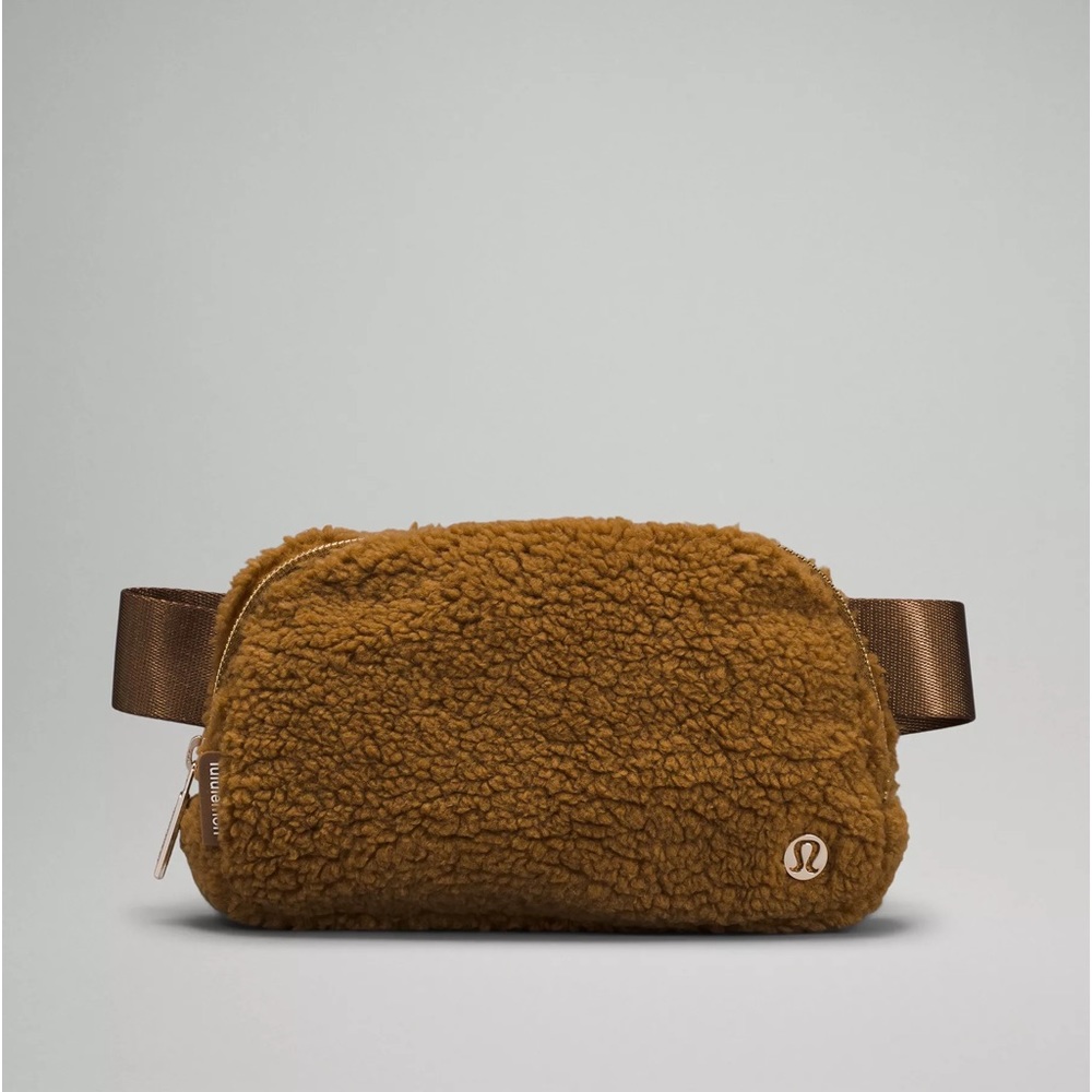 Lululemon Everywhere Belt Bag Fleece
